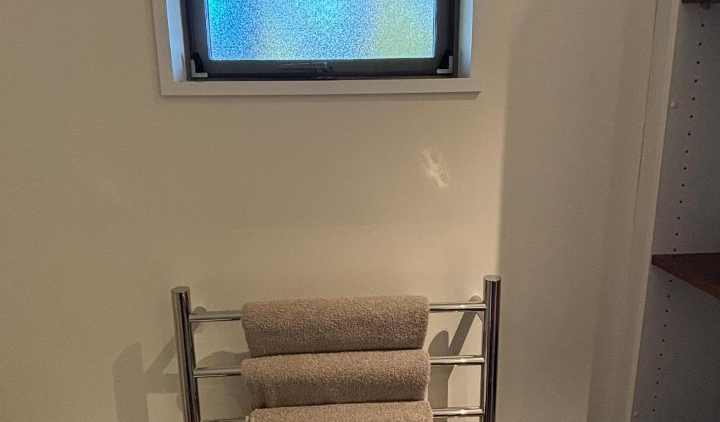 Exec Studio bathroom2