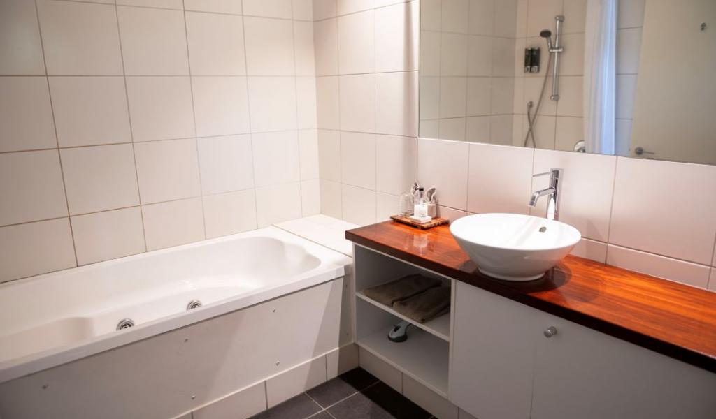Executive Spa bath resized