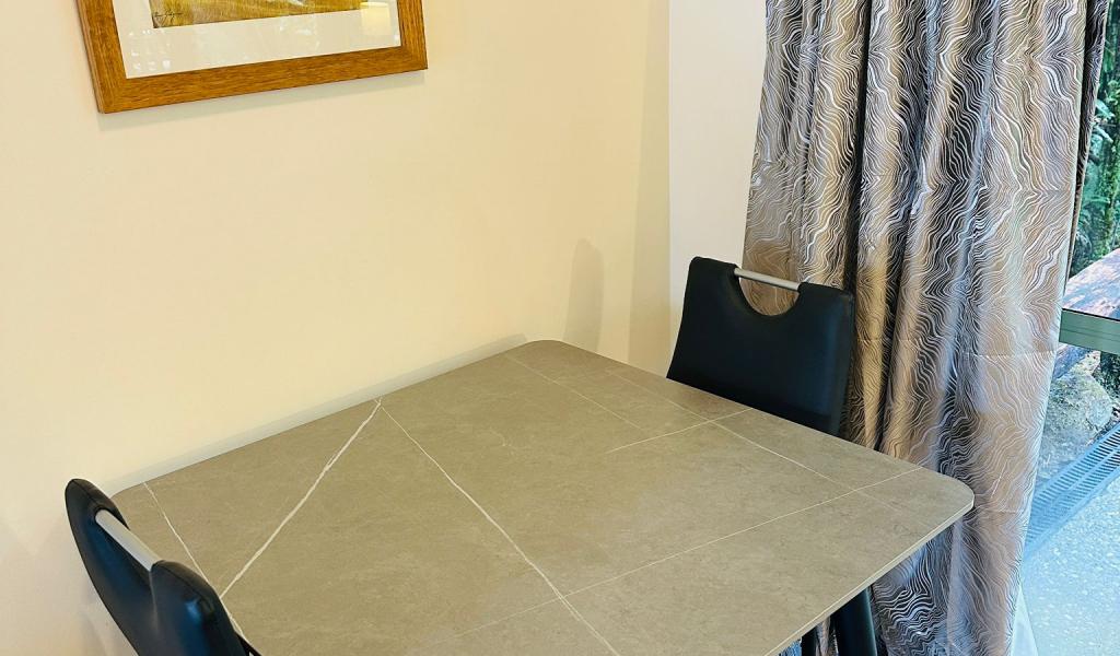 std studio table